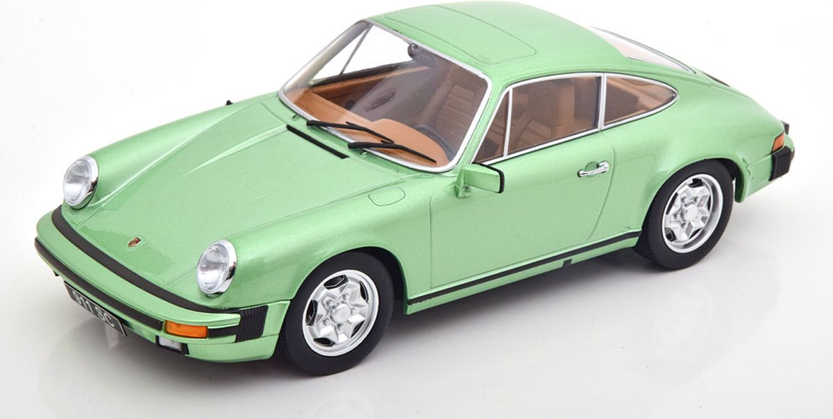 Porsche 911 SC Coupe Baujahr 1978 hellgrün metallic 1:18 KK-Scale