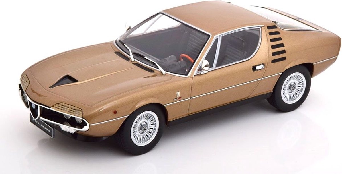 Alfa Romeo Montreal Baujahr 1970 gold metallic 1:18 KK-Scale