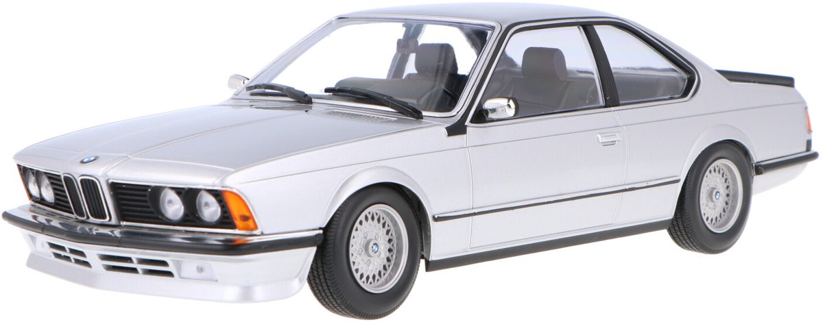 BMW 635 CSi Baujahr 1982 silber metallic 1:18 Minichamps