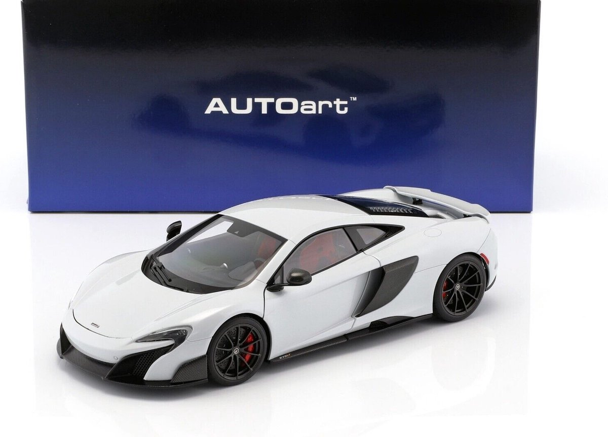McLaren 675 LT Baujahr 2016 silica weiß 1:18 AUTOart