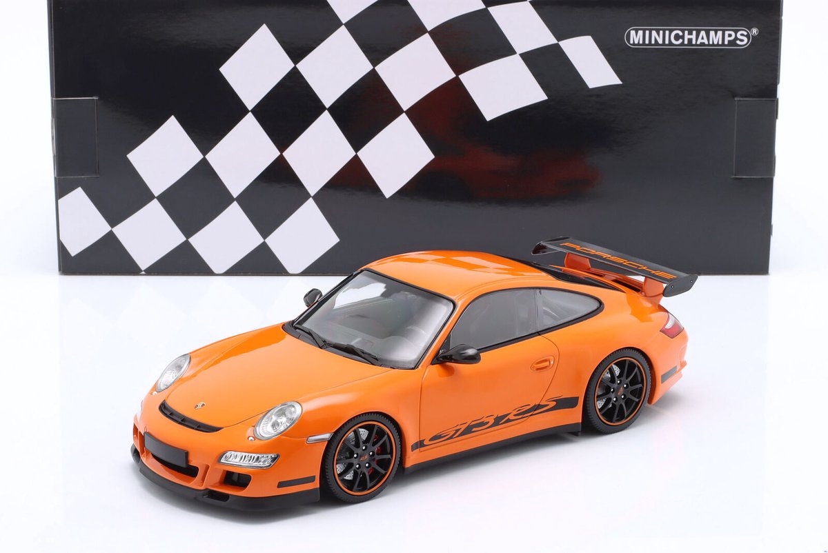 Porsche 911 (997) GT3 RS Baujahr 2007 orange 1:18 Minichamps