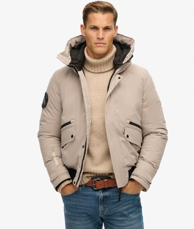 Superdry Herren Gesticktes Logo Wattierte City Bomberjacke, Beige & Schwarz - Größe: S