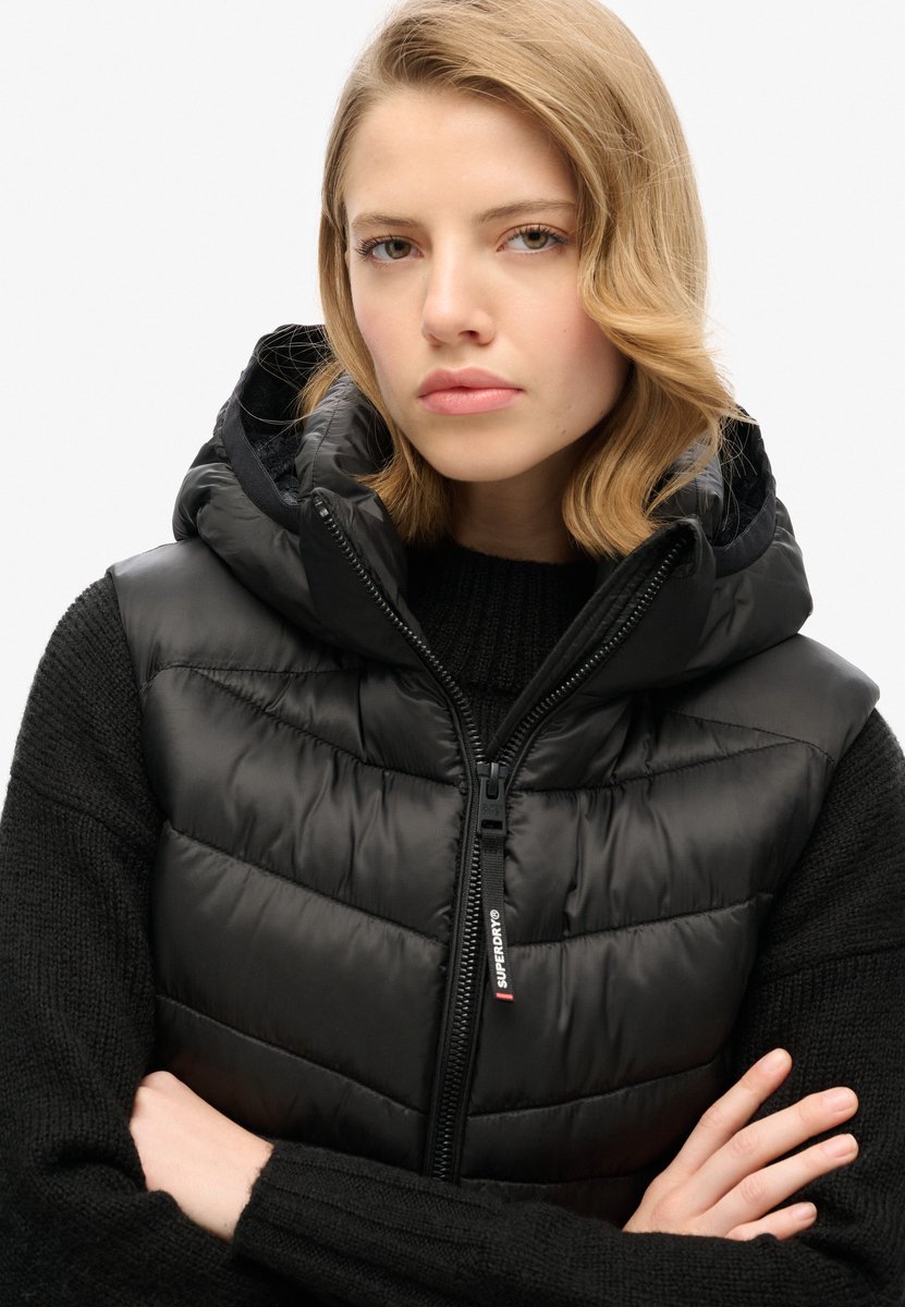 Superdry Damen Fuji Steppweste mit Kapuze Schwarz - Größe: 38