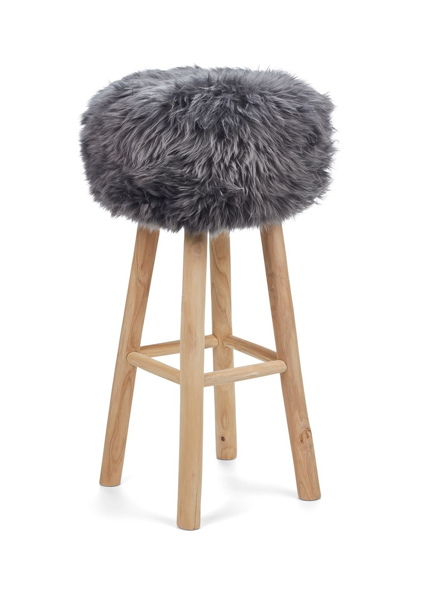 Holzbarhocker mit Lammfell | Langhaar | Neuseeland