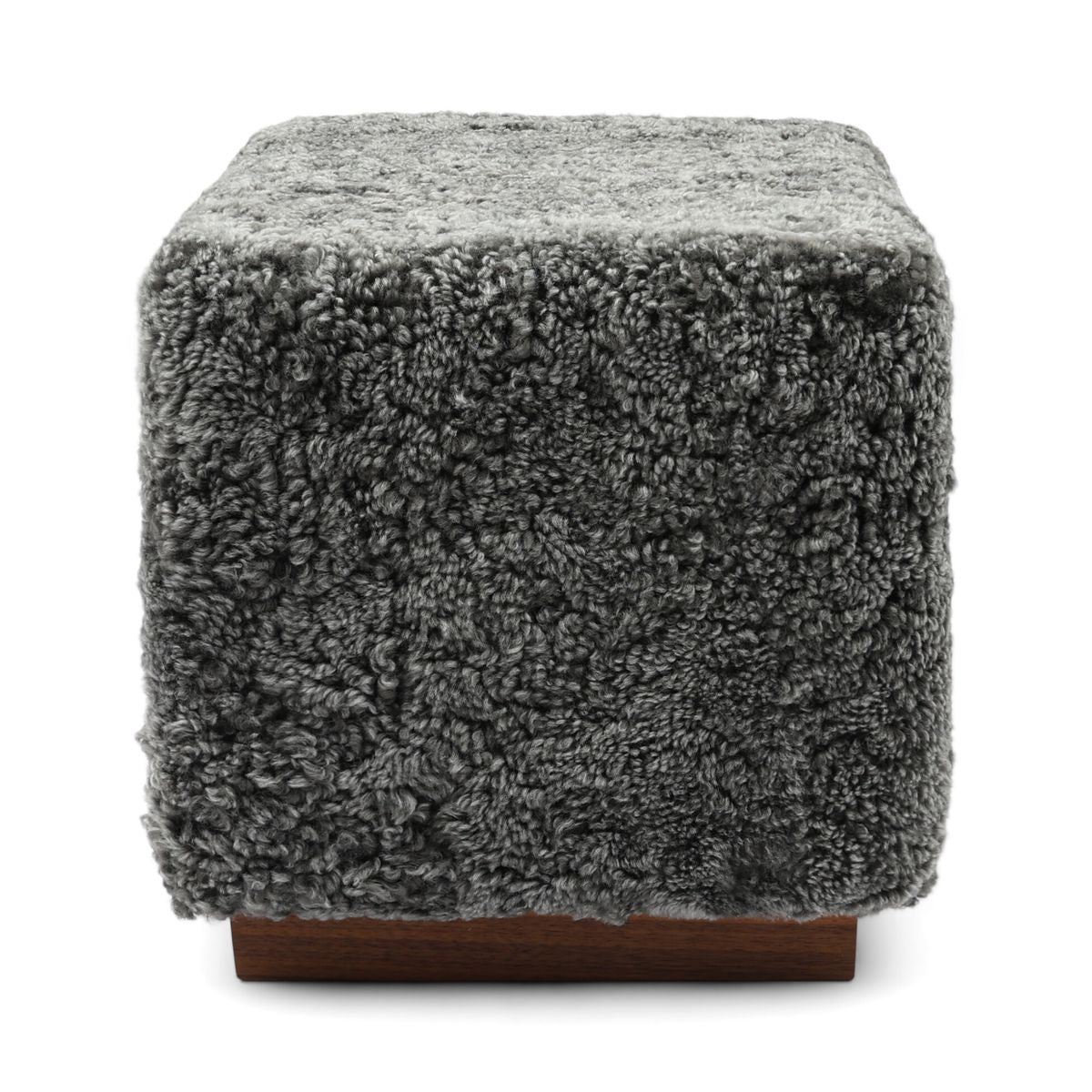 Lammfellhocker Benjamin | Kurzhaar | 46x46x47 cm