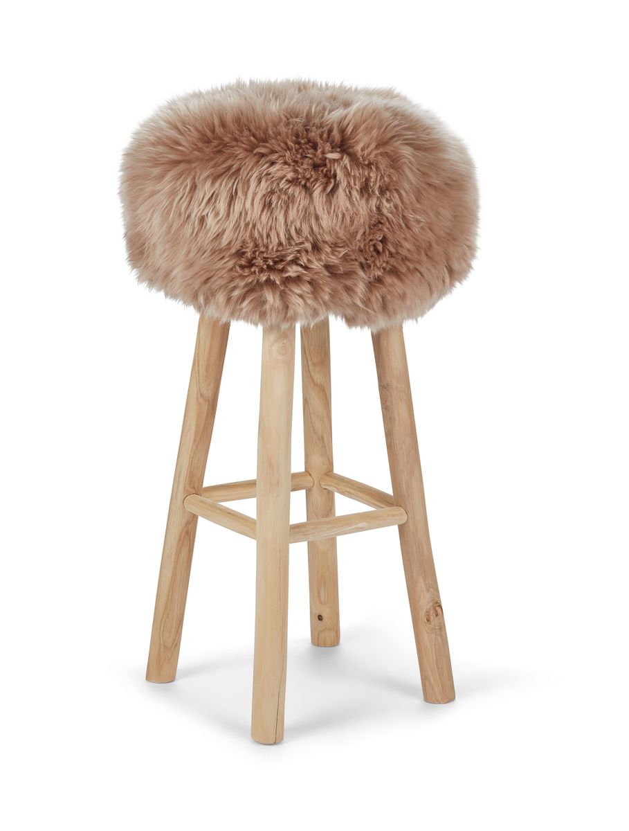 Holzbarhocker mit Lammfell | Langhaar | Neuseeland