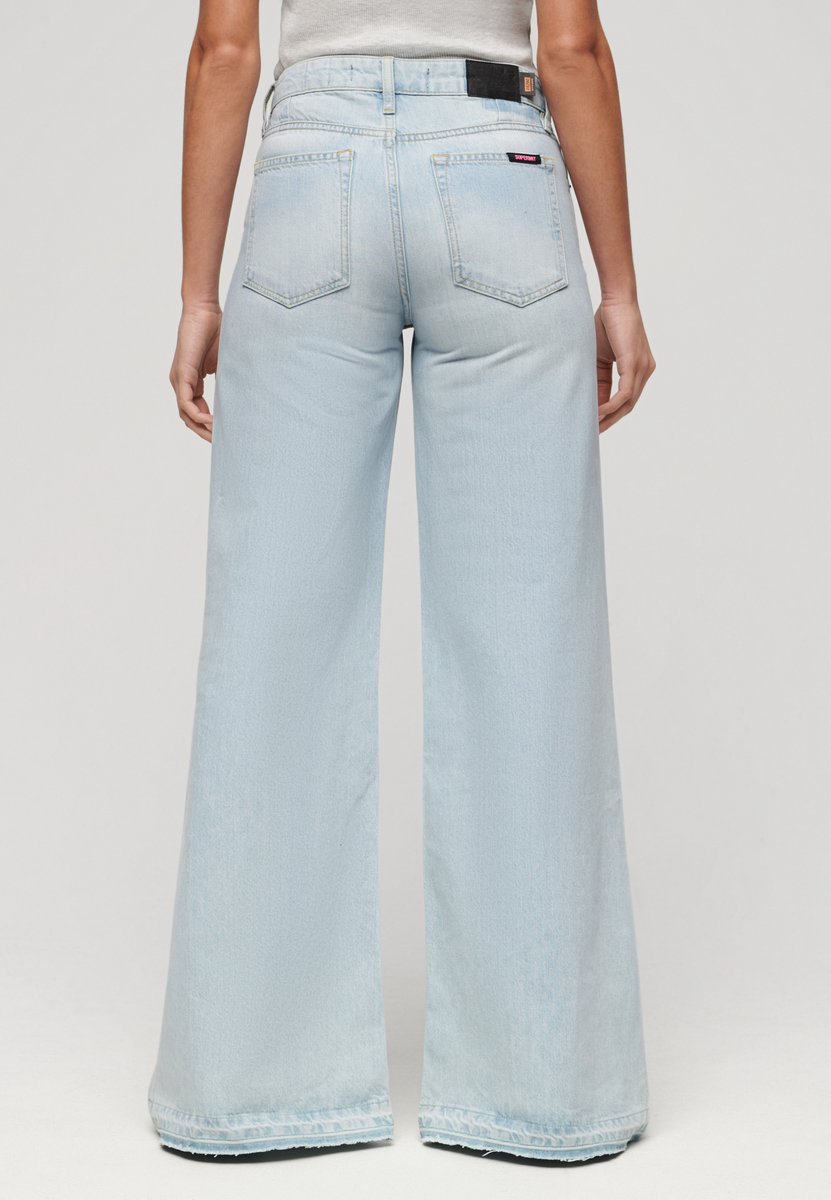 Superdry Damen Ausgestellte Jeans mit Unversäubertem Saum und Weitem Bein Hellblau - Größe: 26/30