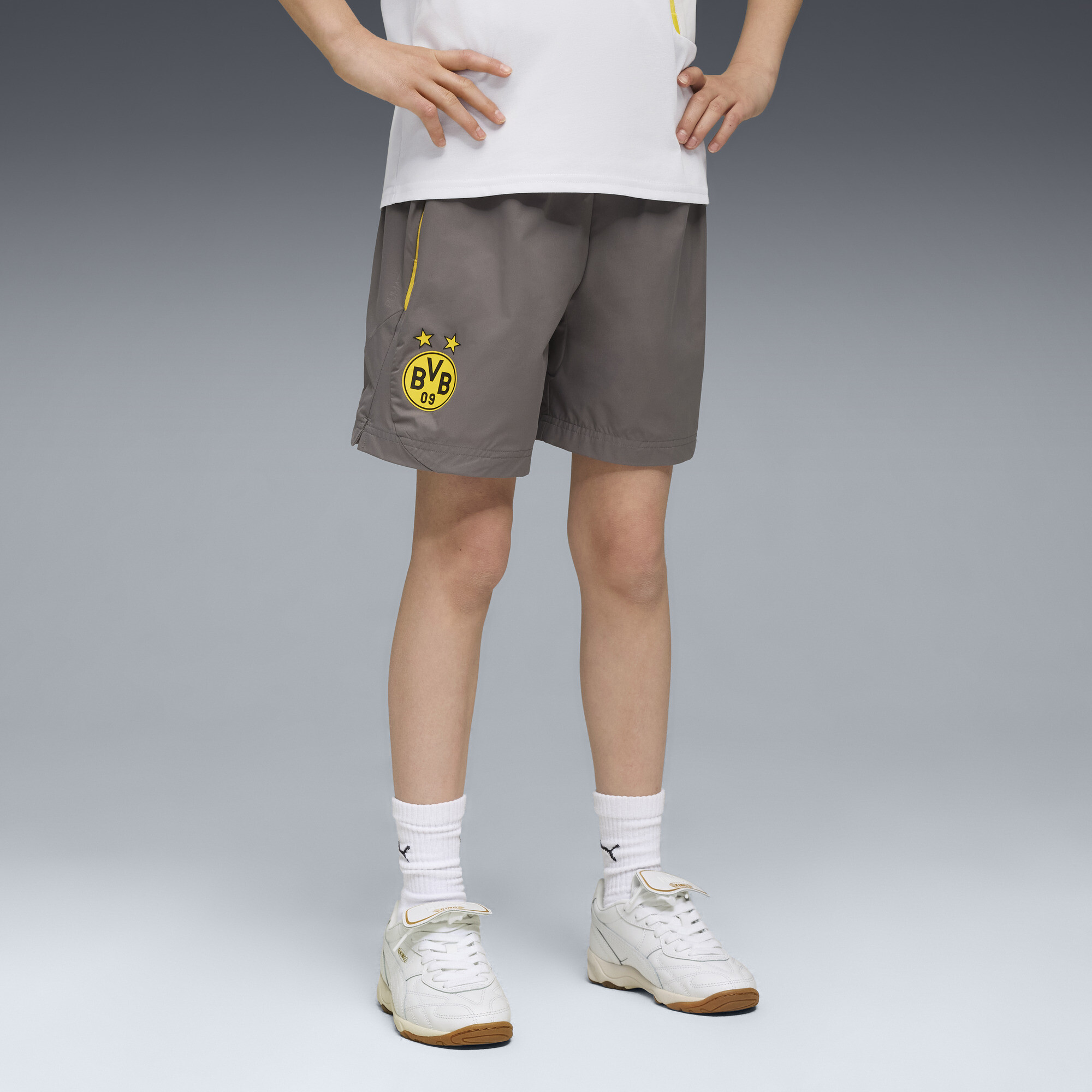 Borussia Dortmund PUMATECH Relaxed Shorts Teenager, Kleidung, Grau, 11-12Y