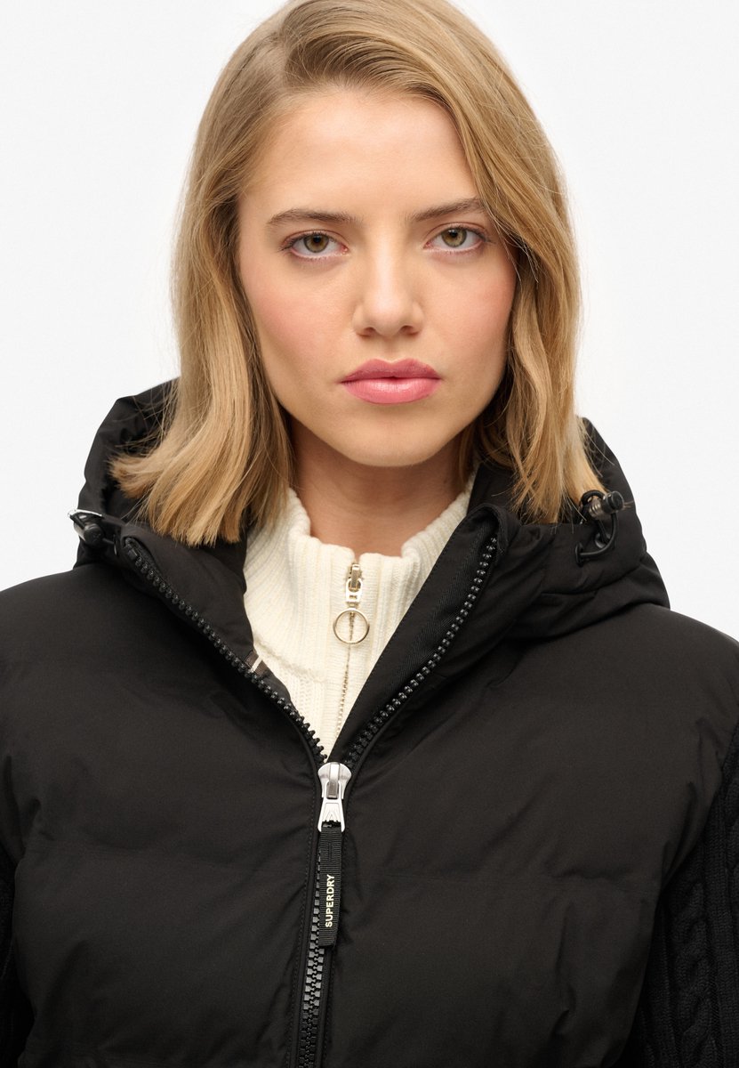 Superdry Damen Hybrid-jacke mit Zopfmuster-Ärmeln Black - Größe: 36