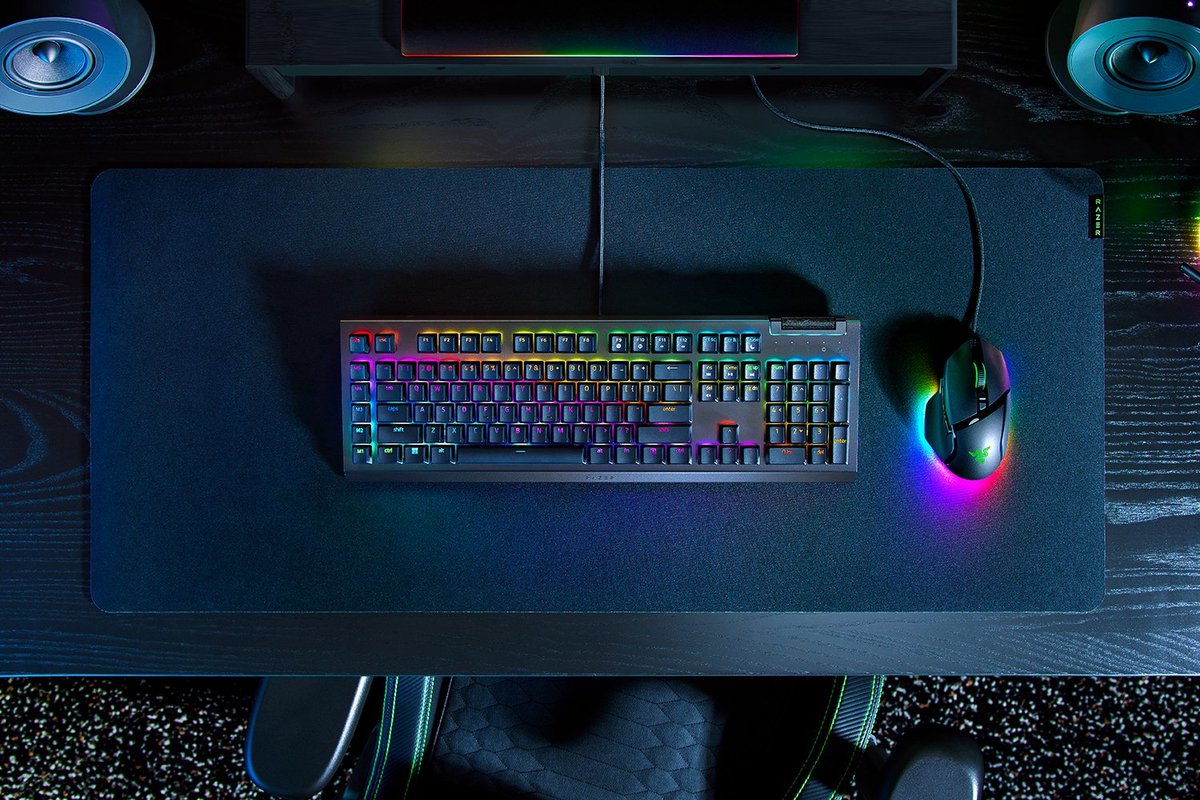Razer BlackWidow V4 X - Mechanical Gaming Keyboard (Green Switch)