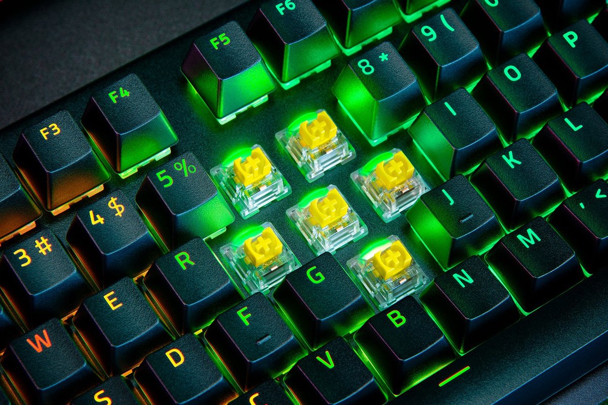 Razer BlackWidow V4 Pro - Mechanical Gaming Keyboard (Green Switch)