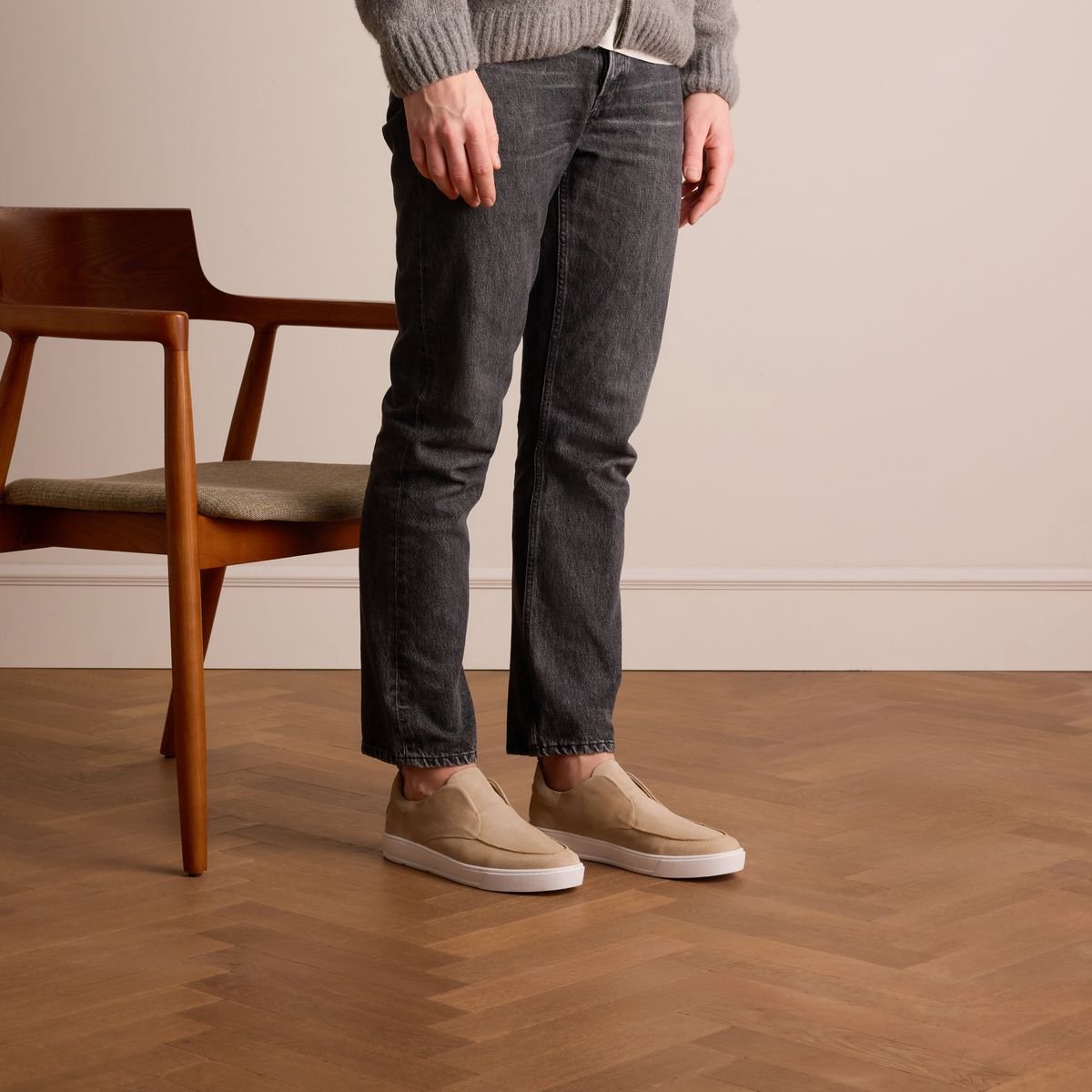 Beigefarbene Veloursleder-Loafer