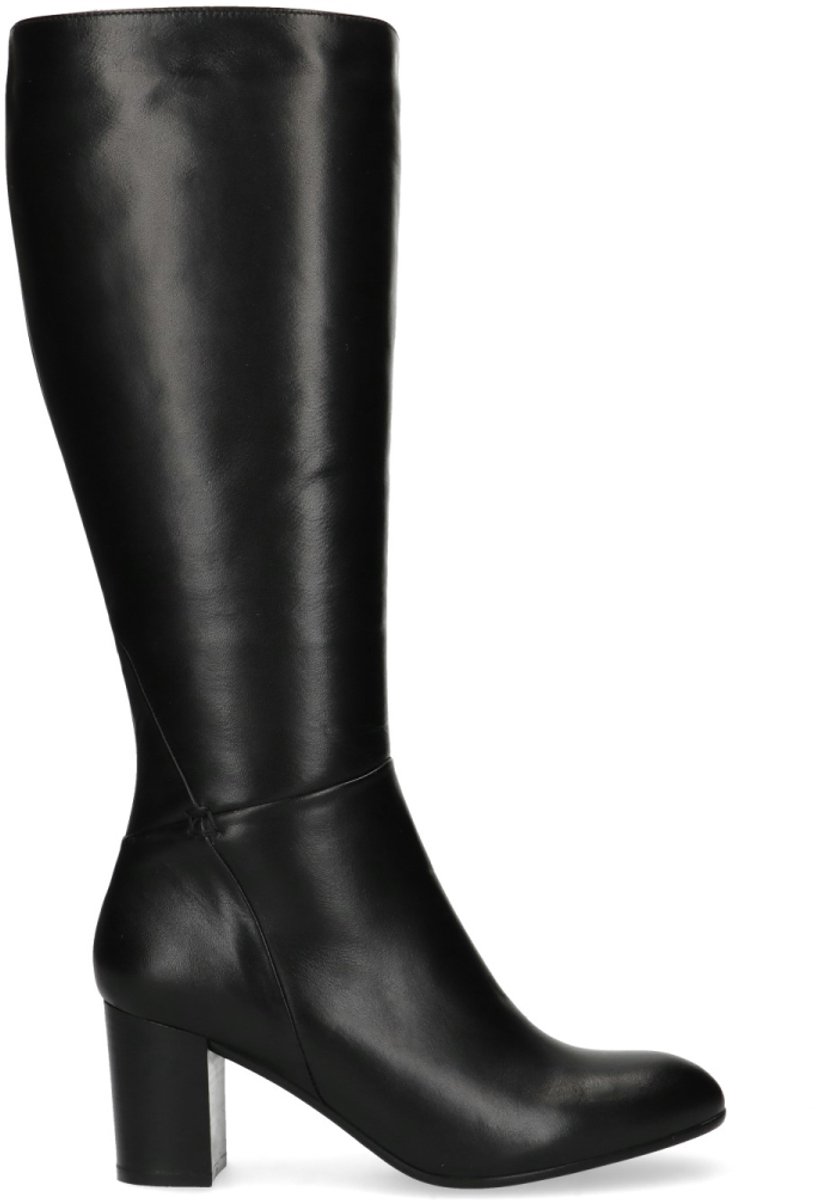 Hohe schwarze Stiefel aus Leder