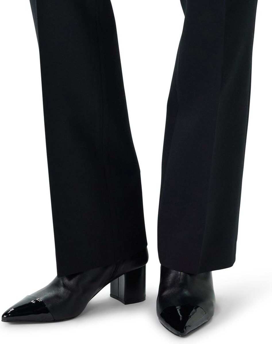 Schwarze Lederstiefeletten mit Absatz
