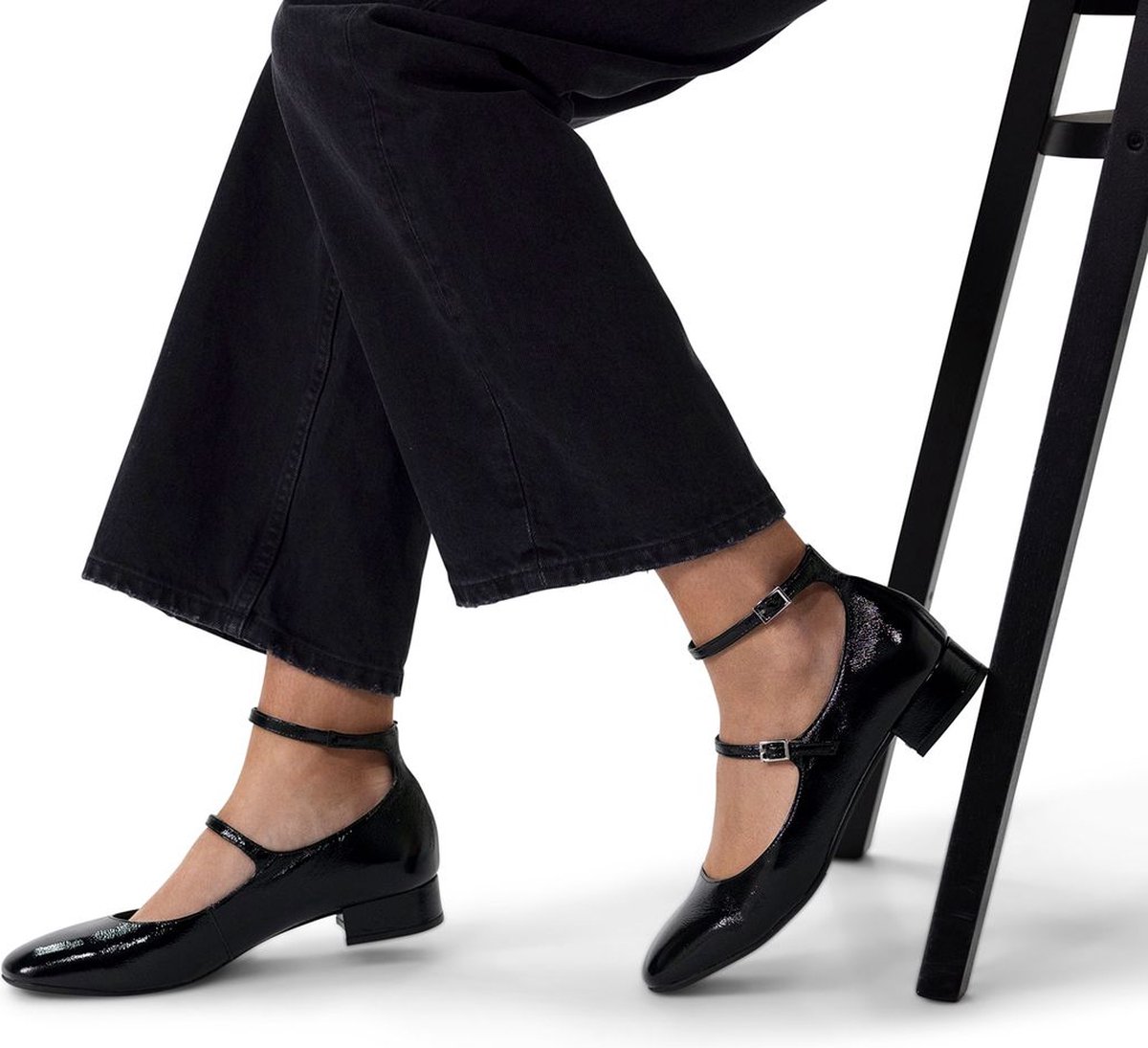 Schwarze Mary Jane Lackpumps