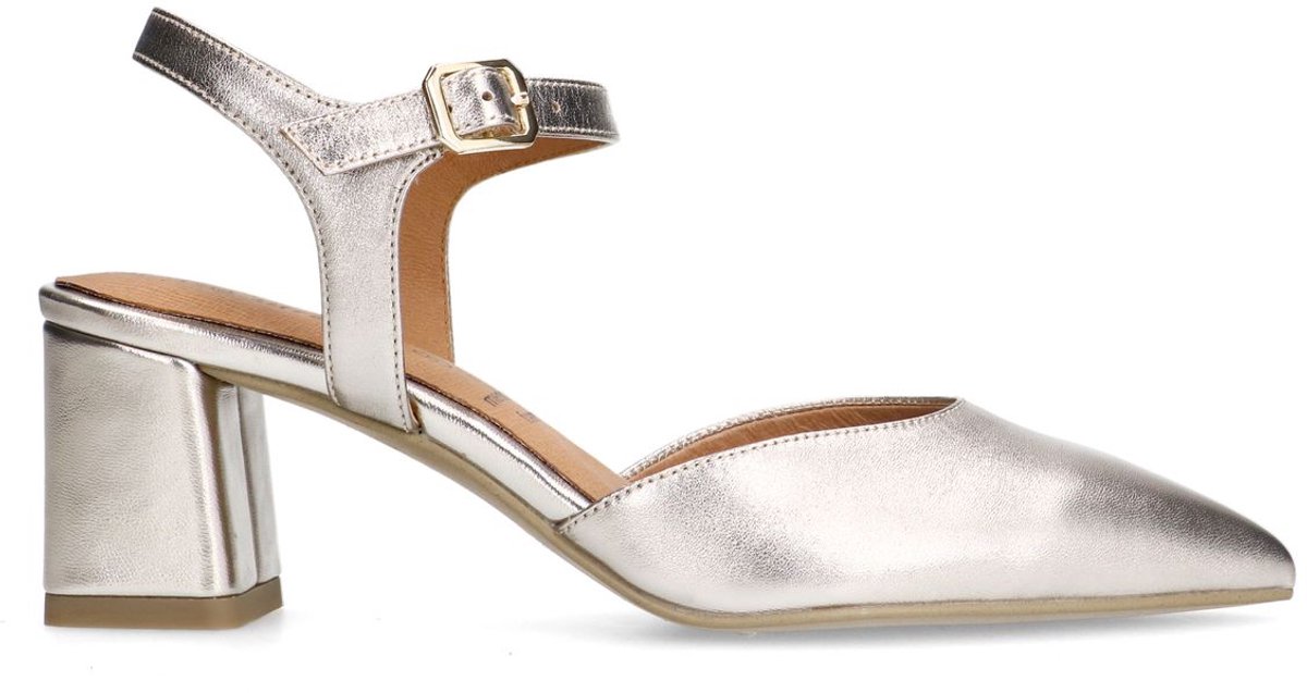 Goldfarbene Slingbackpumps aus Leder