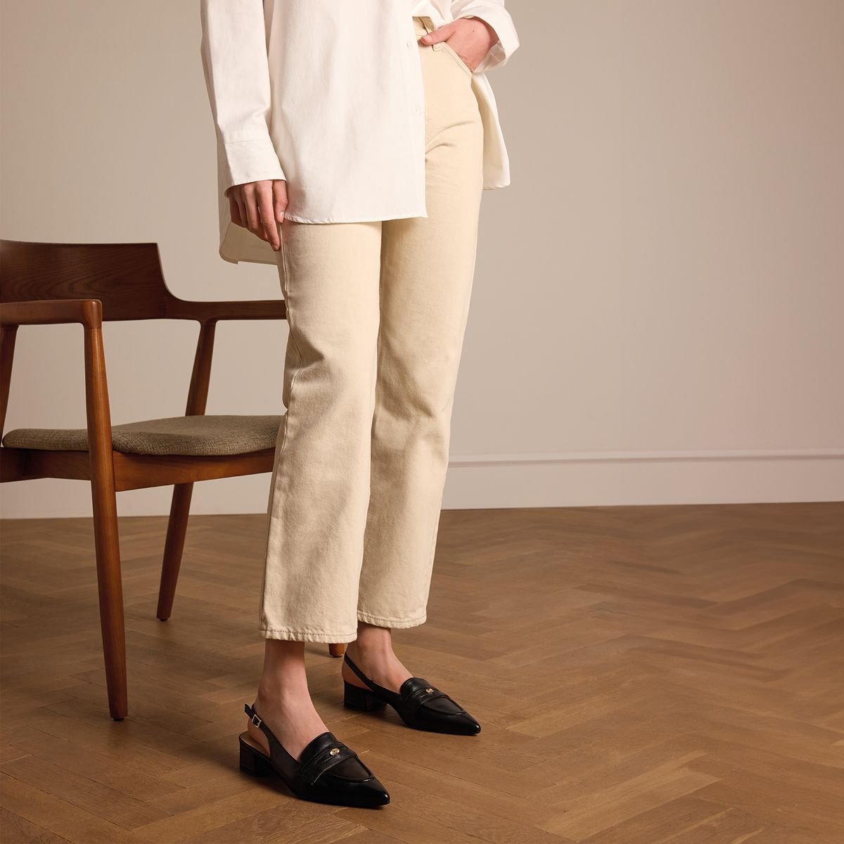 Schwarze Slingbackpumps aus Leder
