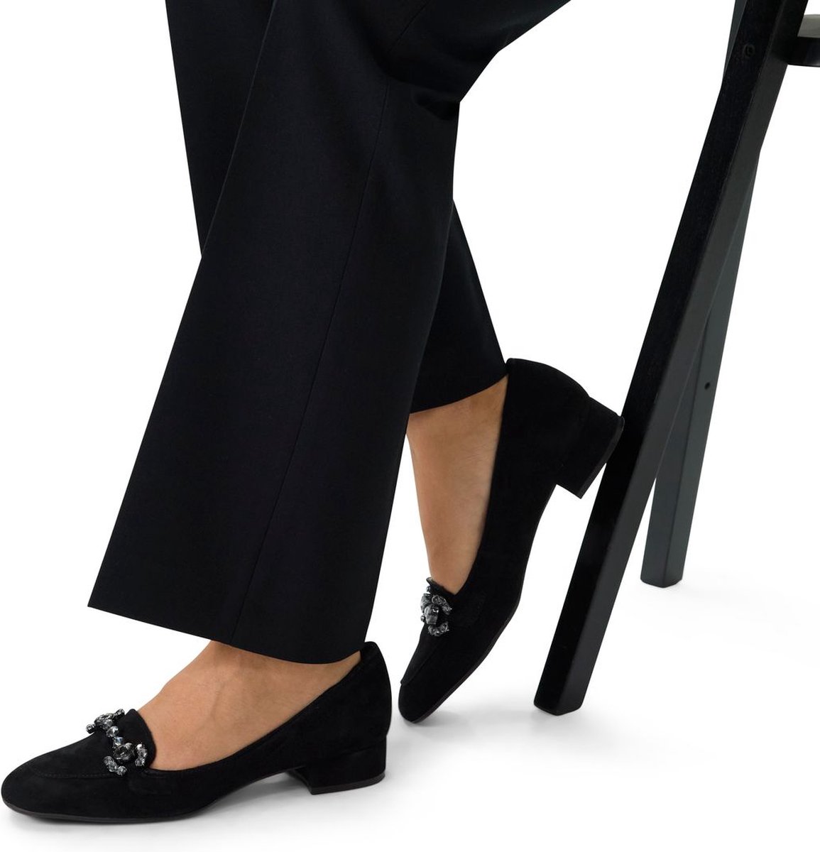 Schwarze Loafer-Pumps aus Veloursleder