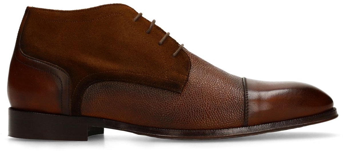 Braune Lederschnürschuhe mit Veloursleder-Einsätzen