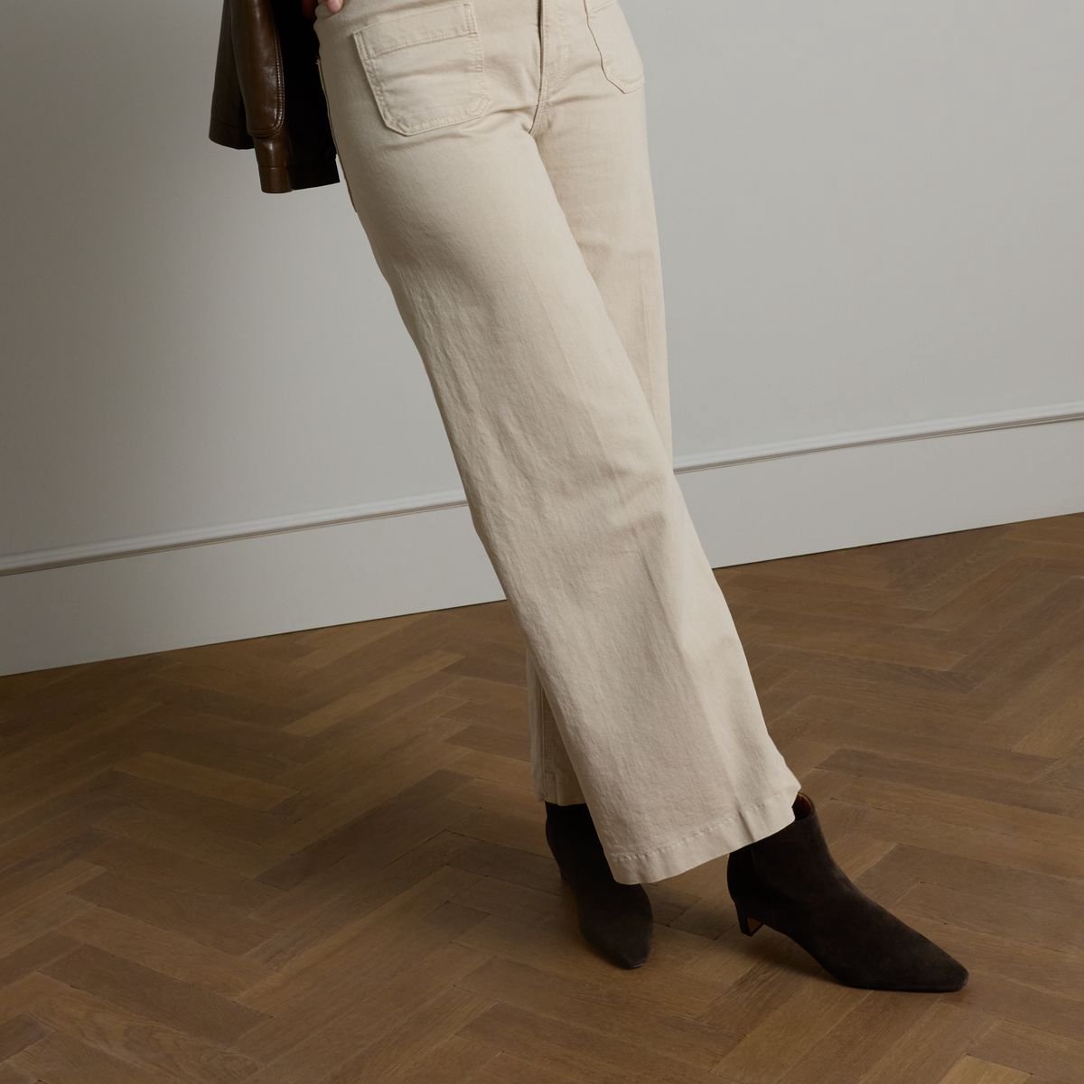 Dunkelbraune Veloursleder-Stiefeletten mit Absatz