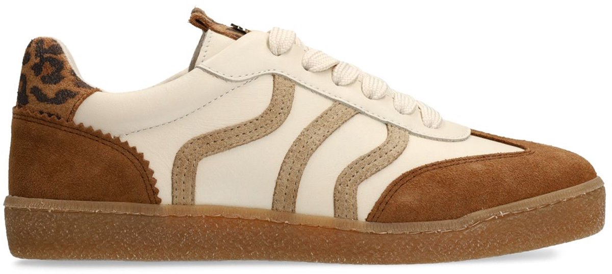 Braune Ledersneaker mit beigefarbenen Details