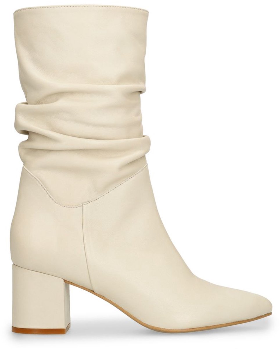Weiße Lederstiefeletten mit Absatz