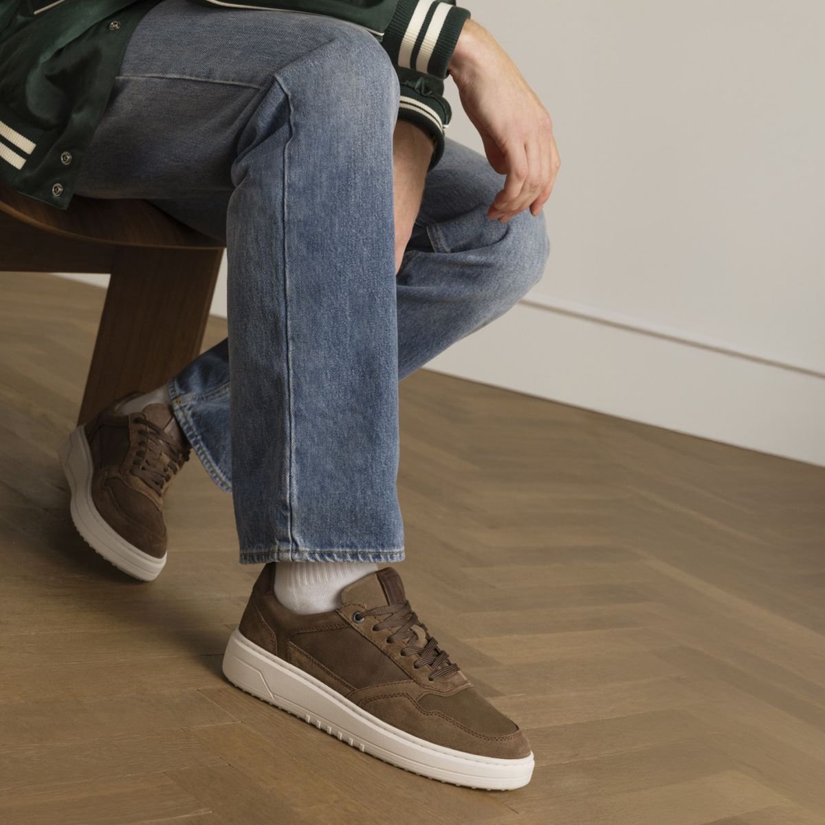 Braune Nubuk-Sneaker