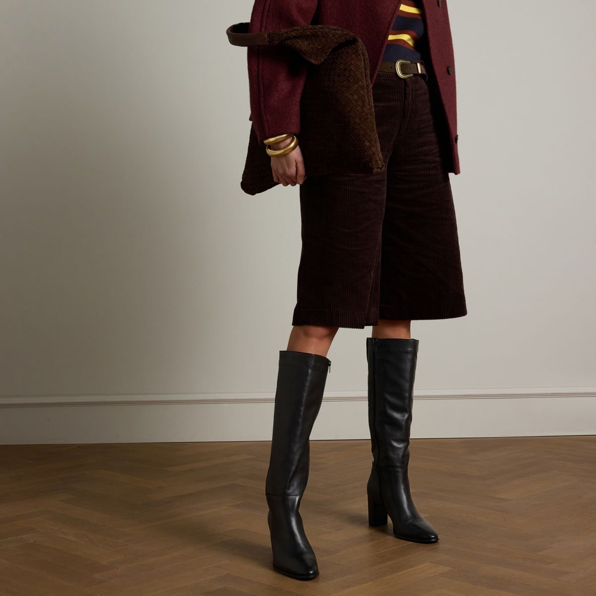 Schwarze Lederstiefel mit Absatz