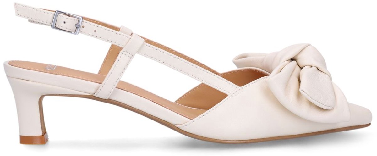 Offwhite Slingbackpumps aus Leder