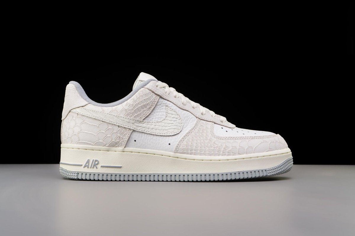 Nike Air Force 1 07 White Python Damen Sneaker Summit-White Sail Wolf-Grey DX2678-100 42.5
