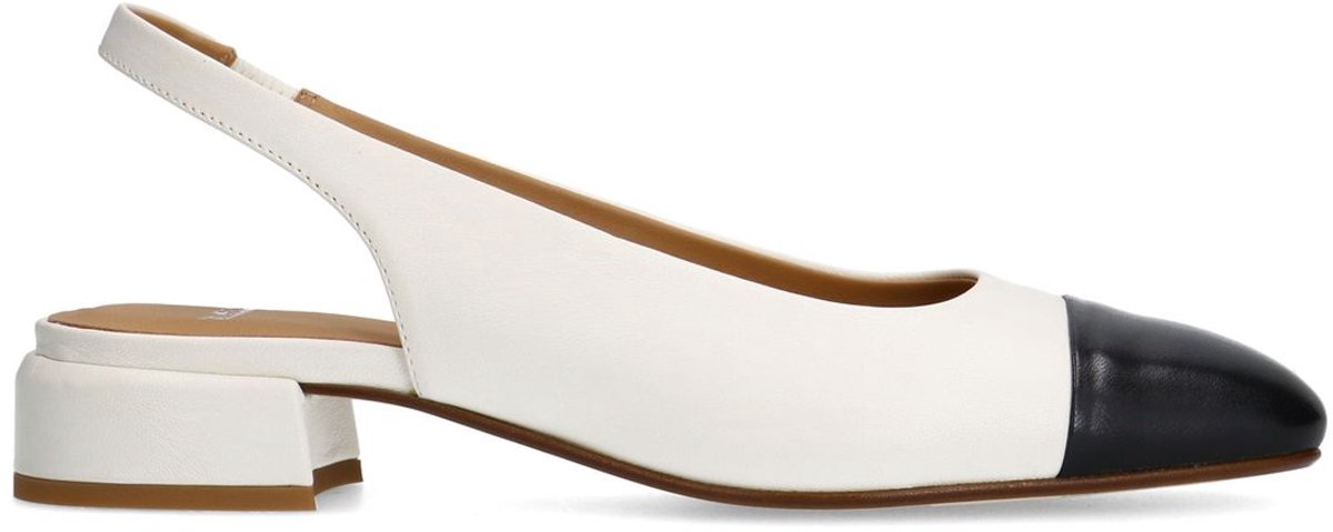 Weiße Slingbacks aus Leder