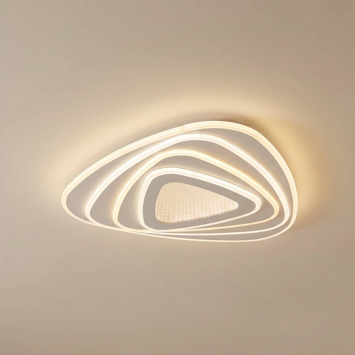 Rebeka LED-Deckenleuchte, CCT, 48 x 49 cm, Fernbedienung Lindby - Wohnzimmer - Modern - Metall - Dreieckig