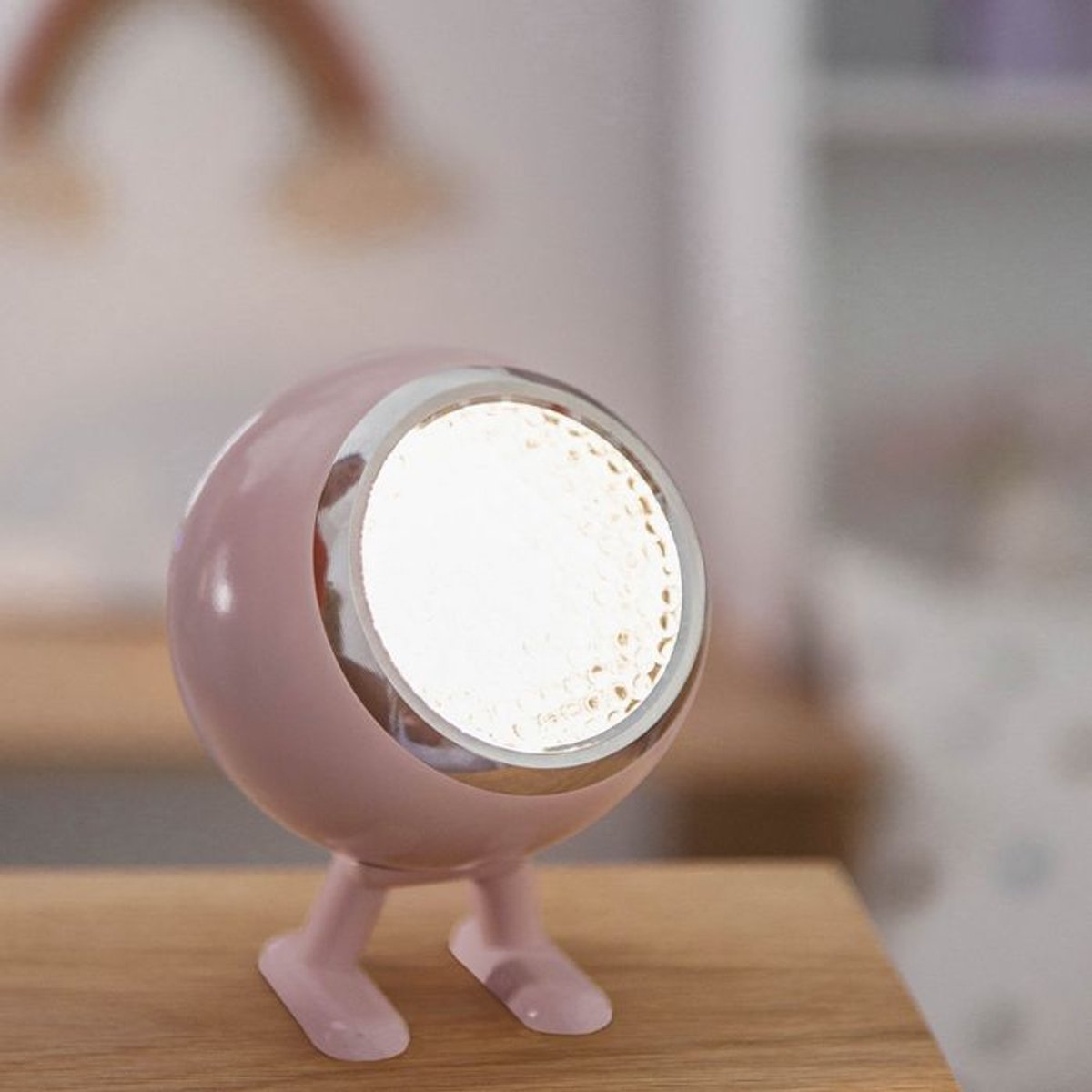 Norbitt 1.0 LED-Akkutischlampe rosa 3.000 K MR. WATTSON - Wohnzimmer - Modern - Aluminium - Kugel
