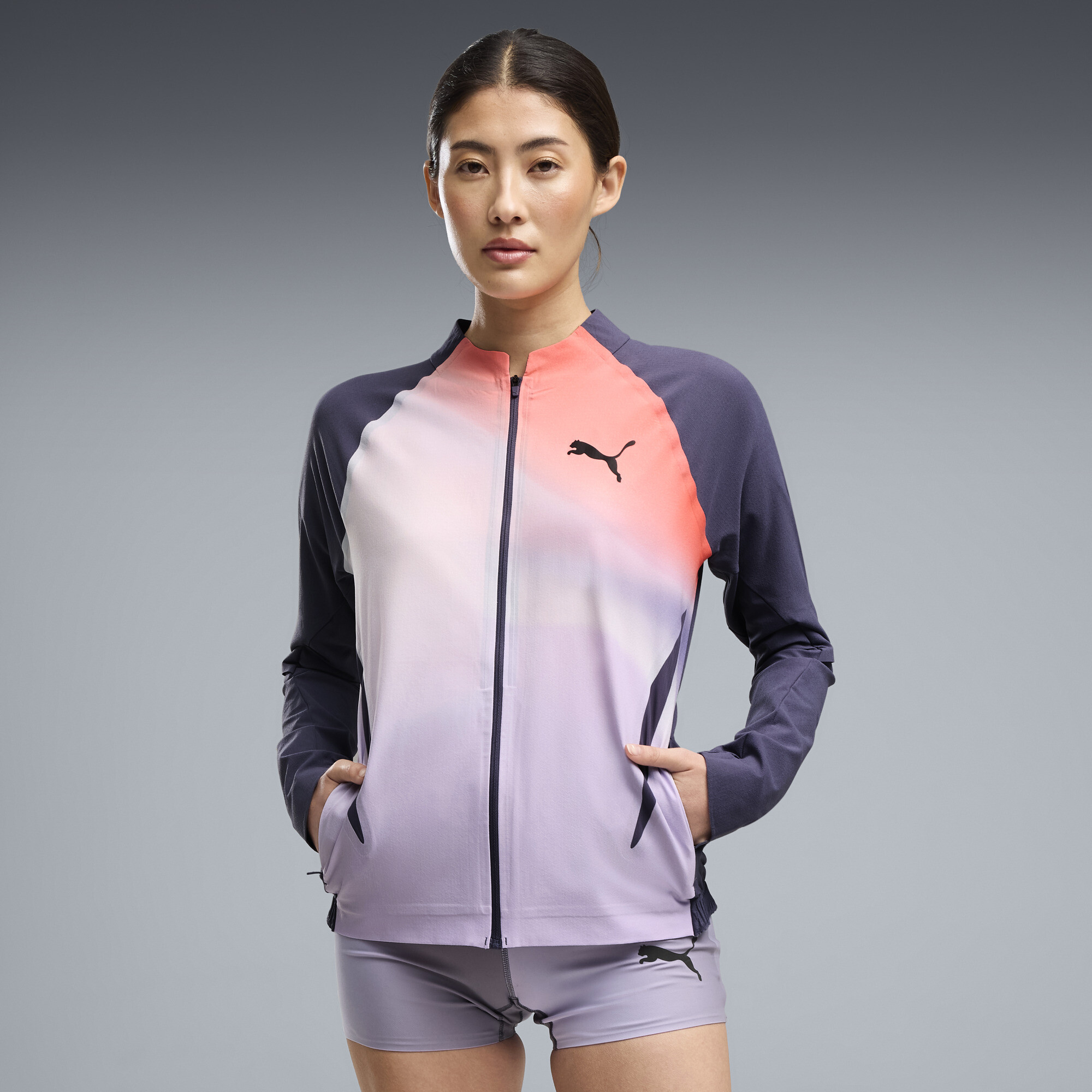 PUMA Lightspeed ULTRAWEAVE Graphic Laufjacke Damen, Kleidung, Grau, XS