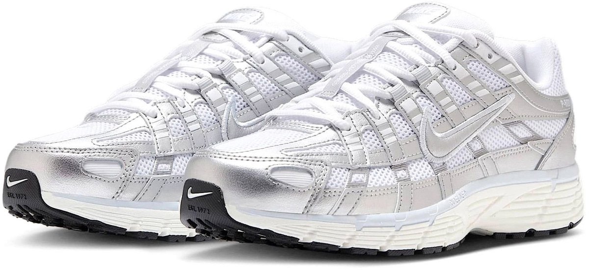 Nike P 6000 Weiß Blautönung Sail Metallic Silber Damen-Sneaker BV1021-106 40.5