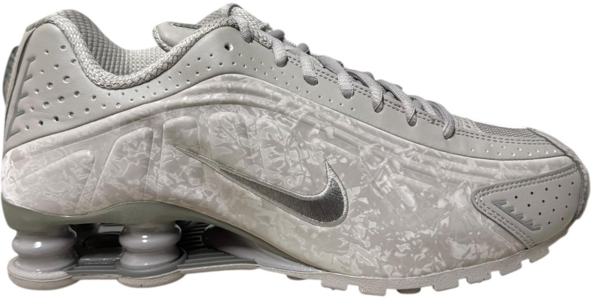 Nike Shox R4 Flat Pewter Floral Damen Sneaker Grau College-Grau HV0934-001 41