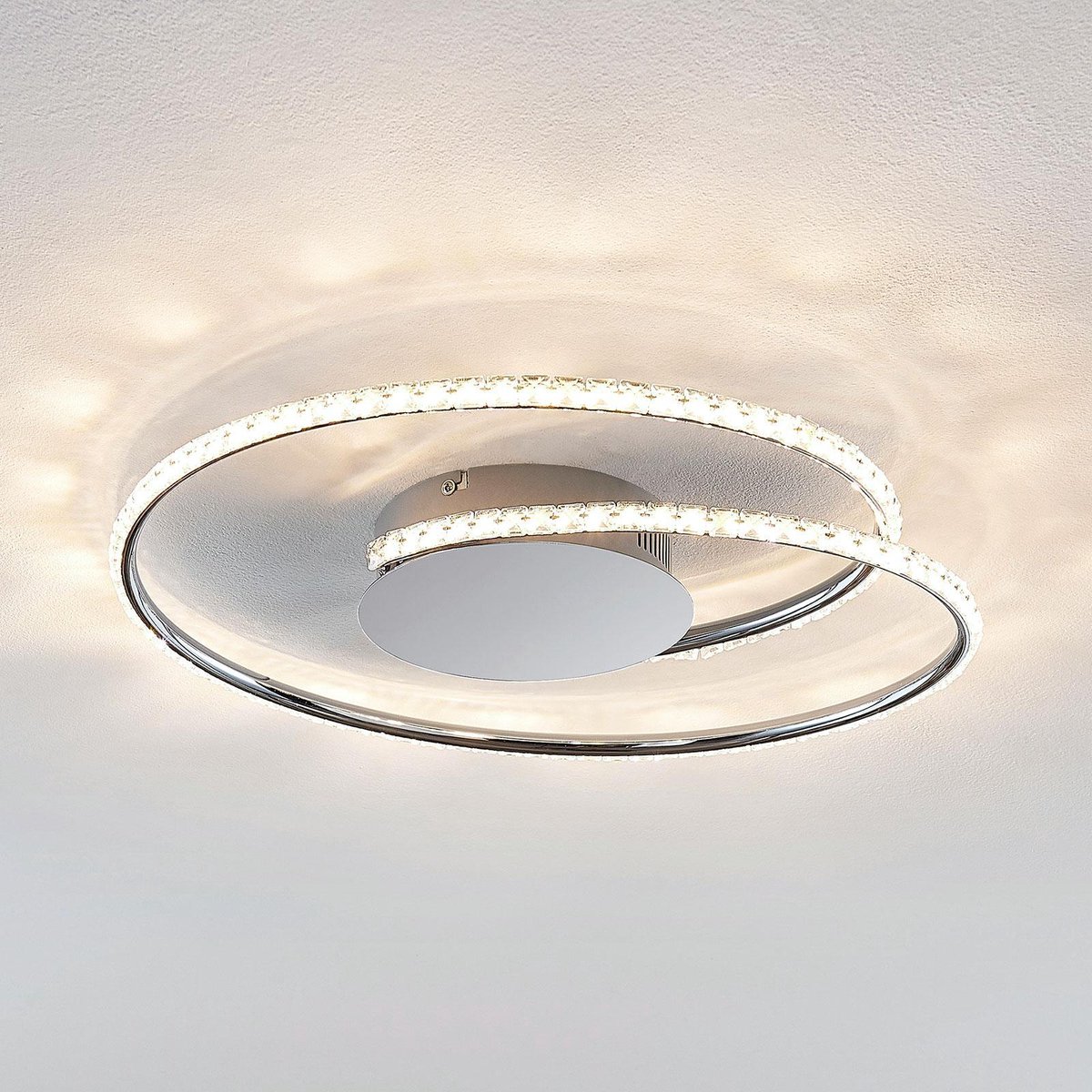 Joline LED Deckenleuchte Ø45 Chrome/Clear Lindby - Wohnzimmer - Modern - Metall