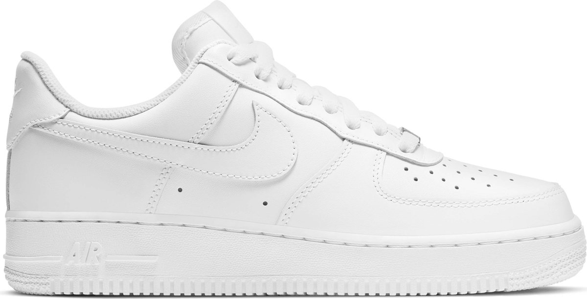 Nike Air Force 1 07 Triple White Damen Sneaker DD8959-100 38