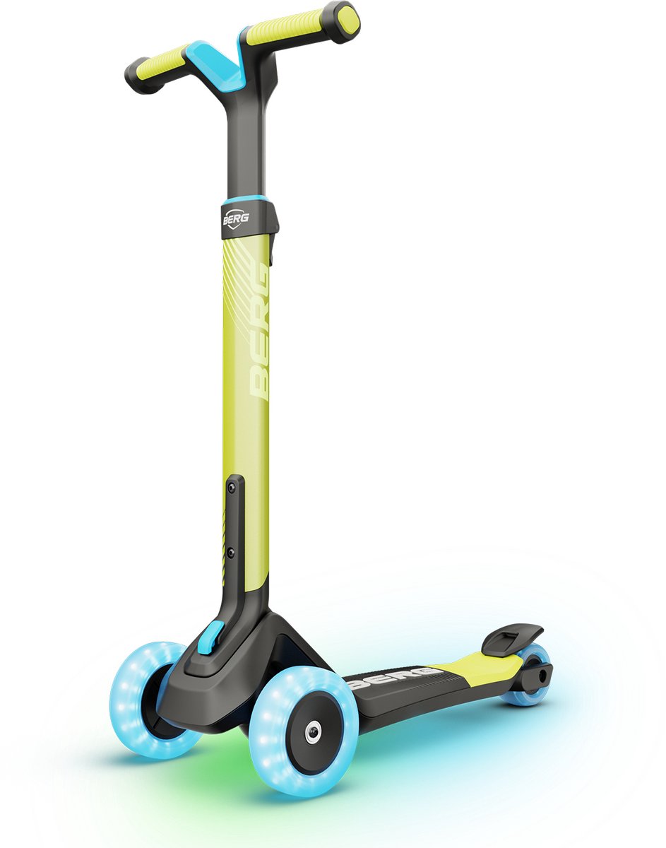 Klappbarer Roller mit LED-Leuchten Nexo, +2 Jahre, Lime, Berg