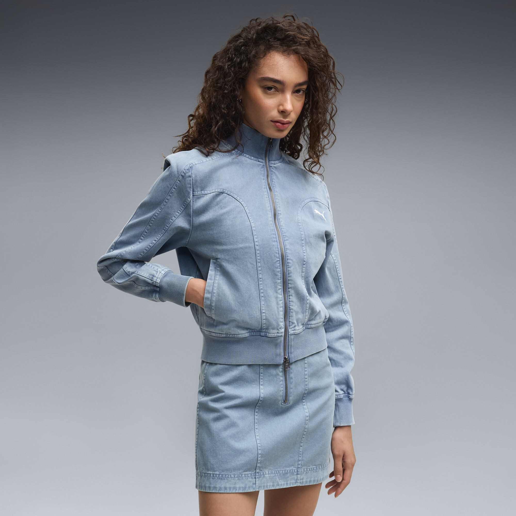 FUTURE.PUMA.ARCHIVE Washed Twill Kurze Jacke Damen, Kleidung, Blau, S