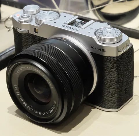 X-M5 camera body