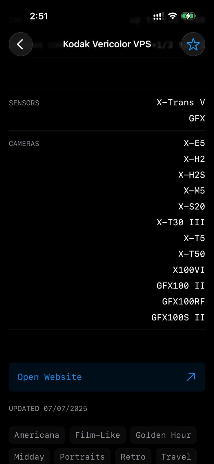 Screenshot of camera settings and film simulation options for Fujifilm cameras.