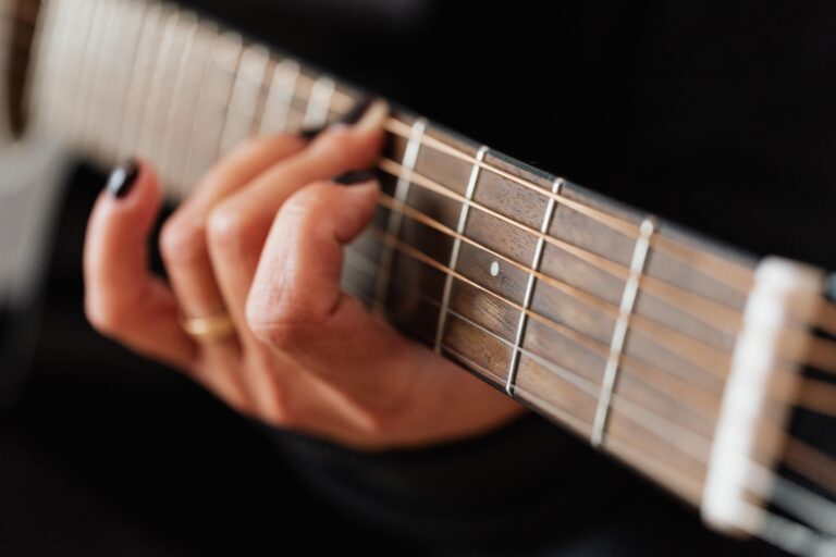The Right Notes: Your Step-by-Step Guide on How to Read Guitar Tablature