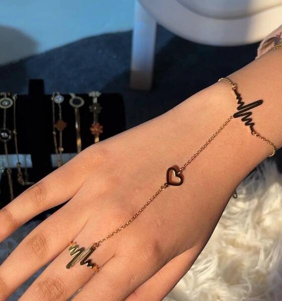 The lifeline Hand Chain