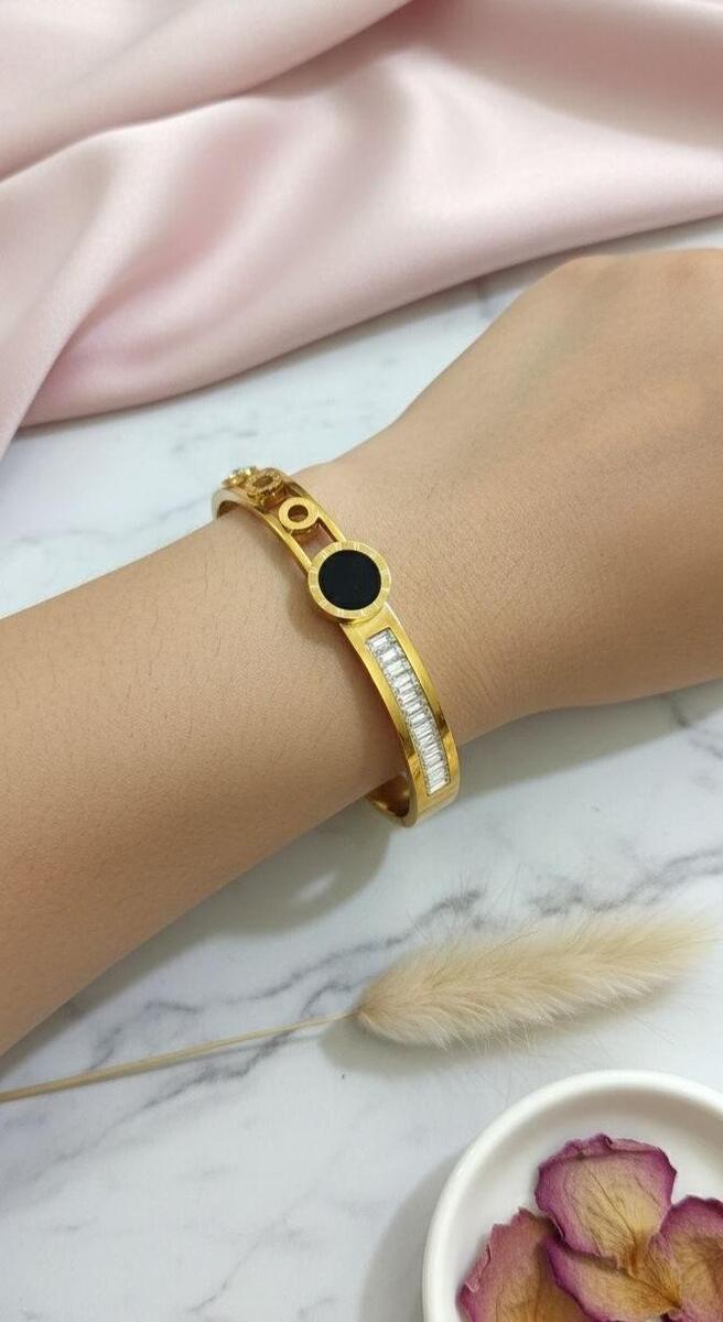 Crystal black halo cuff