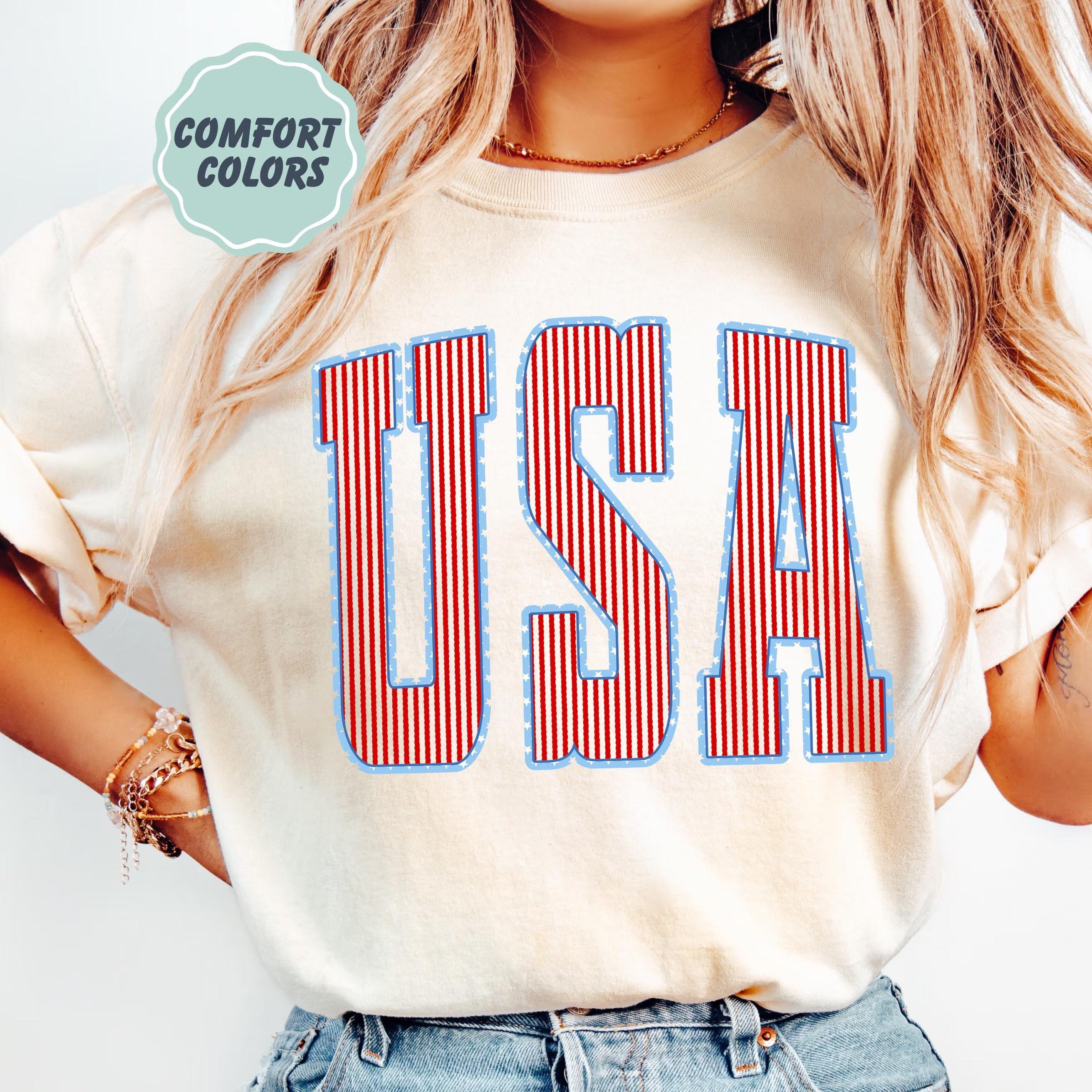 USA T-Shirt, Cute Stripes USA Graphic Tee, Retro American Flag T-Shirt, Vintage Americana Independence Day Apparel, Trendy 4th of July Outfit, Patriotic Summer Graphic Shirt for Women & Men