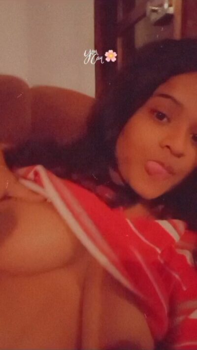 CUTE BUSTY UNIVERSITY GIRL SHOWING BOOBS