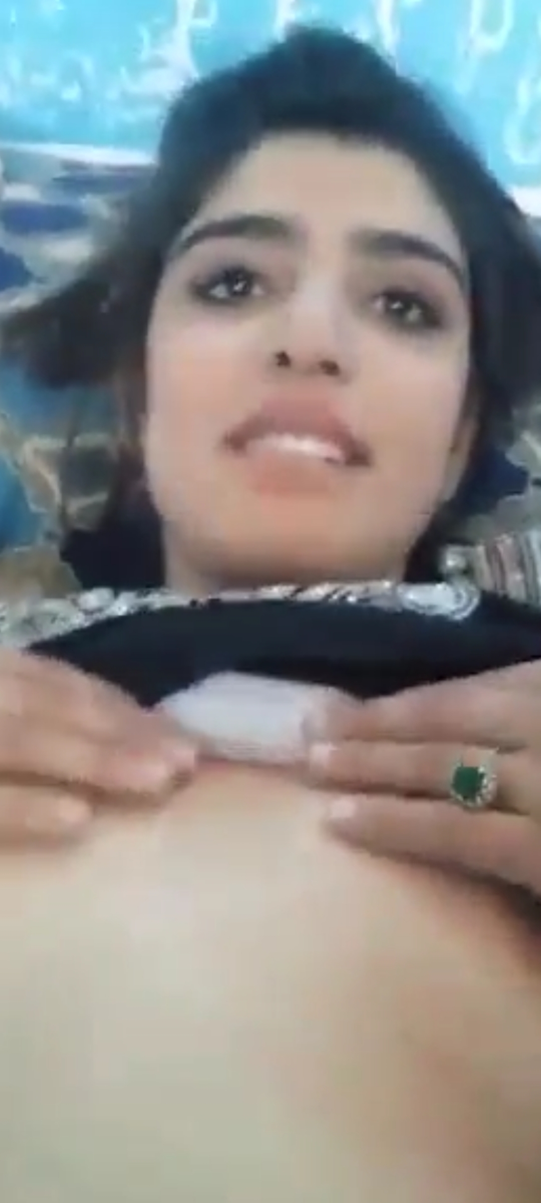 Desi girl flashing her ass pussy and boobs