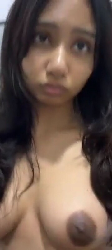 Gorgeous Babe Displaying