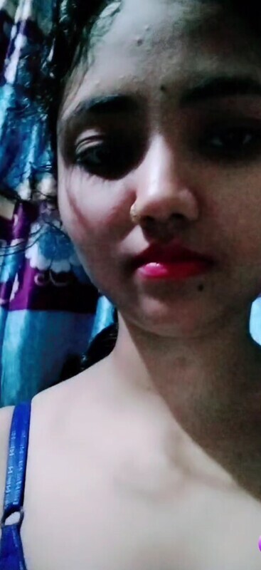 CUTE YOUNG BANGLADESHI GF FINGERING PINK PUSSY